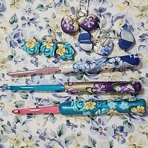 Handcrafted crochet hooks w/decorative stitch/row markers.